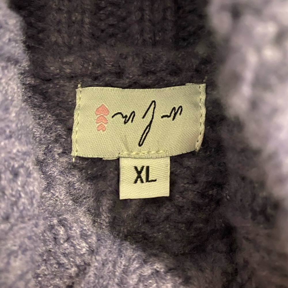 With Love, Molly Sweater - Picture 2 of 4